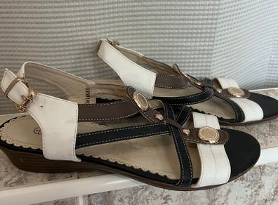 Pavers Sandals
