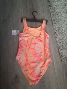 girls swimsuit