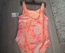 girls swimsuit