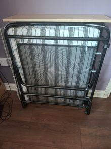 Fold up bed