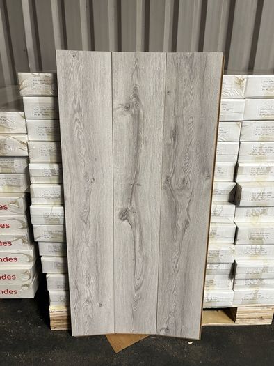 New 8mm laminated Flooring