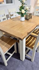 Oak Extendable Dining Table Brand New