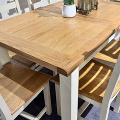 Oak Extendable Dining Table Brand New