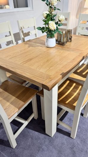 Oak Extendable Dining Table Brand New
