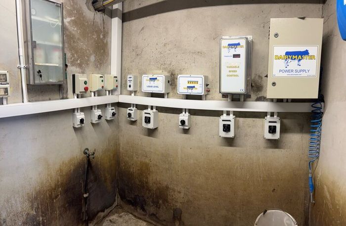 10 Unit Dairymaster Parlour
