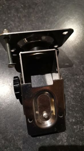 Metal bracket