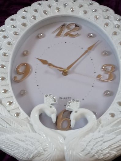 Beautiful Big, Oval Peacock Clock, pwo