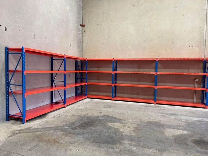 Longspan Shelving Units Comes With Metal Shelves