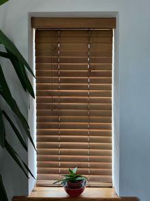 3 wooden venetian blinds