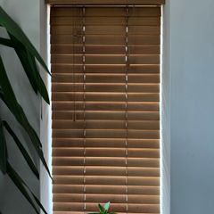 3 wooden venetian blinds