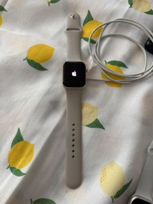 Apple Watch SE (2nd Gen) 40 mm gps Starlight