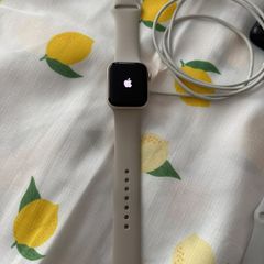 Apple Watch SE (2nd Gen) 40 mm gps Starlight
