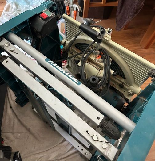 Makita LF1000 flipper table and saw 260mm home use