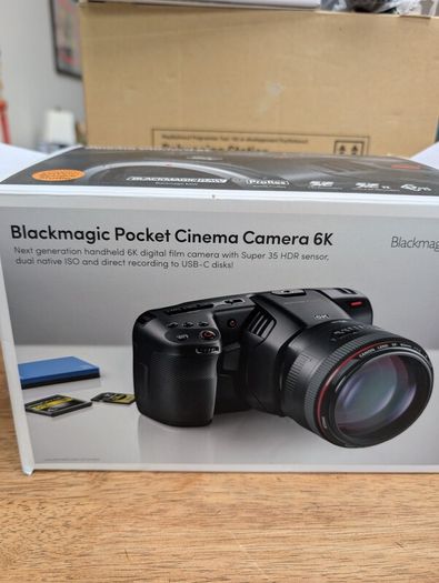 Blackmagic Pocket Cinema Camera 6K + Accessories