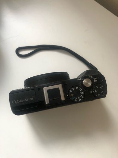 Sony Cyber-shot DSC-HX60 Digital Camera (Great Condition, Fully Working)