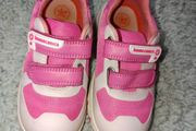Girl's shoes