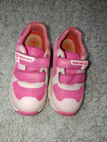 Girl's shoes