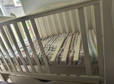 Nice cot with features