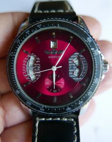 Winner Automatic Watch Skeleton Back Silvertone Red Dial Date Black Band Works