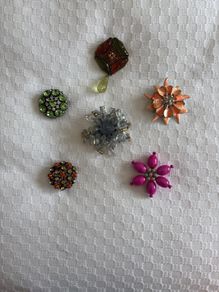 Brooches (E5 each)