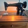 1953 Singer 201k in Queen Anne cabinet with stunning walnut burl top Image 10
