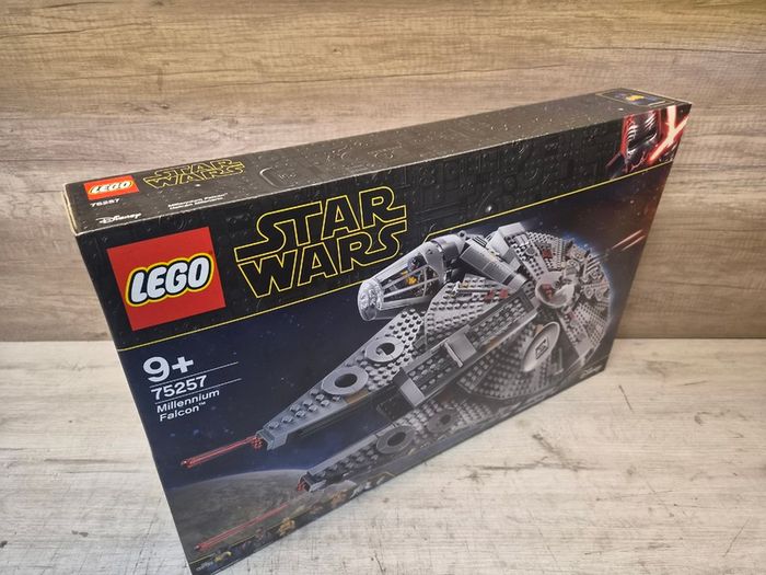 Lego 75257 Millennium Falcon