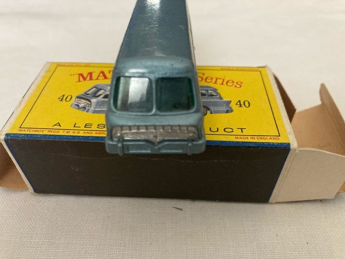 Matchbox 40b. Leyland long distance tiger coach. Mint in box. 1961.