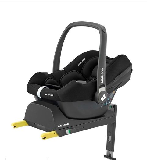 Maxi Cosi Pebble Group 0+, Pearl toddler Group 1 and Family fix isofix base