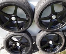 Wheels17 inch Alloys with Tyres