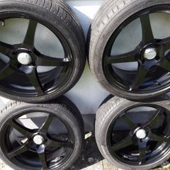 Wheels17 inch Alloys with Tyres