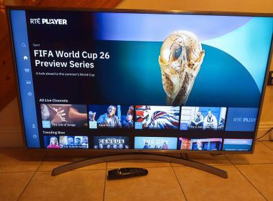 LG 50 inch 4K UHD Smart TV 50UK6950PLB Excellent Condition