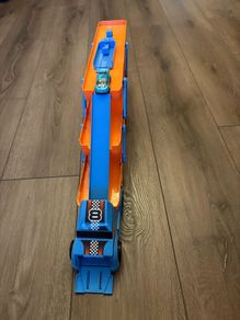 Transporter Truck