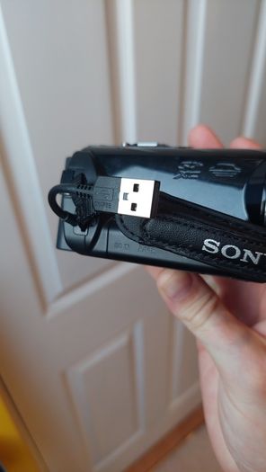 Sony Handycam HDR-PJ200E Camcorder Video Camera