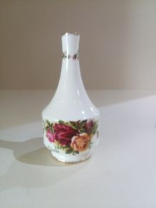 Royal Albert Old Country Roses Small Bud Vase