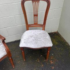 Set of 8 Wooden Dining Chairs 6 Chairs 2 Carvers