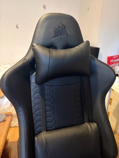 Corsair TC100 Relaxed Gaming Chair - Black