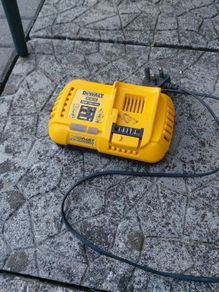 DeWalt Fast charger