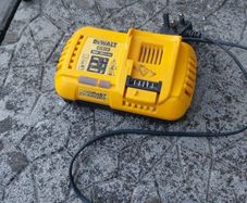 DeWalt Fast charger