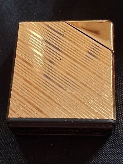Lot of Old Lighters 5 Ronson, 1 Colibri in original box and 1 Ambassador all sold as parts or repair as I've no way of checking them, Postage Available or Collection
