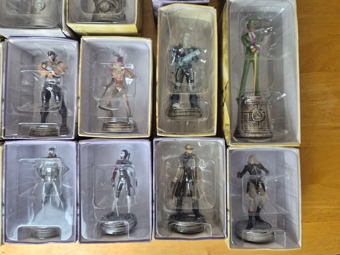 Eaglemoss DC Comics Chess Collection Figures Lot of 19 (With Deadshot Magazine)