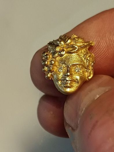 A Stunning pair of Mid Nineteenth Century Gilt Silver Cufflinks with Diamond Eyes