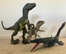 Jurassic World dinosaur figure bundle