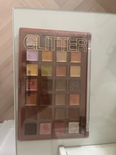 makeup eyeshadow glitter palette