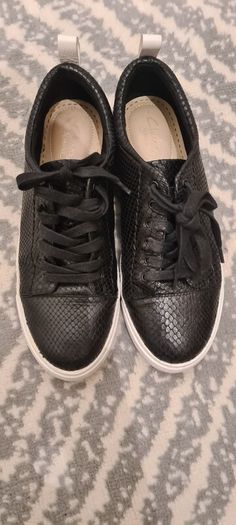 Clarks size 6