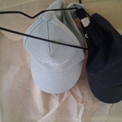 caps