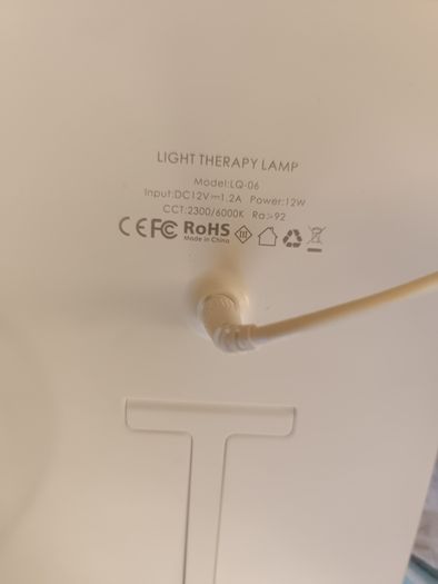Light therapy lamp