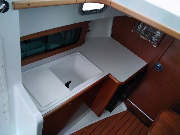 Beneteau Antares 710 Boat