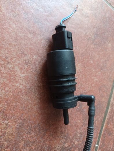 Original Windscreen Water Pump AUDI VW SKODA