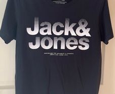 Jack & Jones T-shirt Size Small (small Adult)  Jet Black.  In Excellent Condition. Like New.