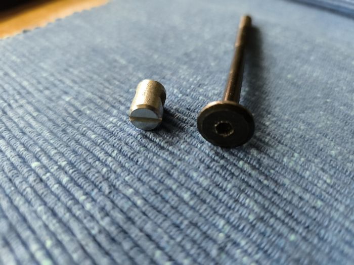 Cross Dowels and Screws